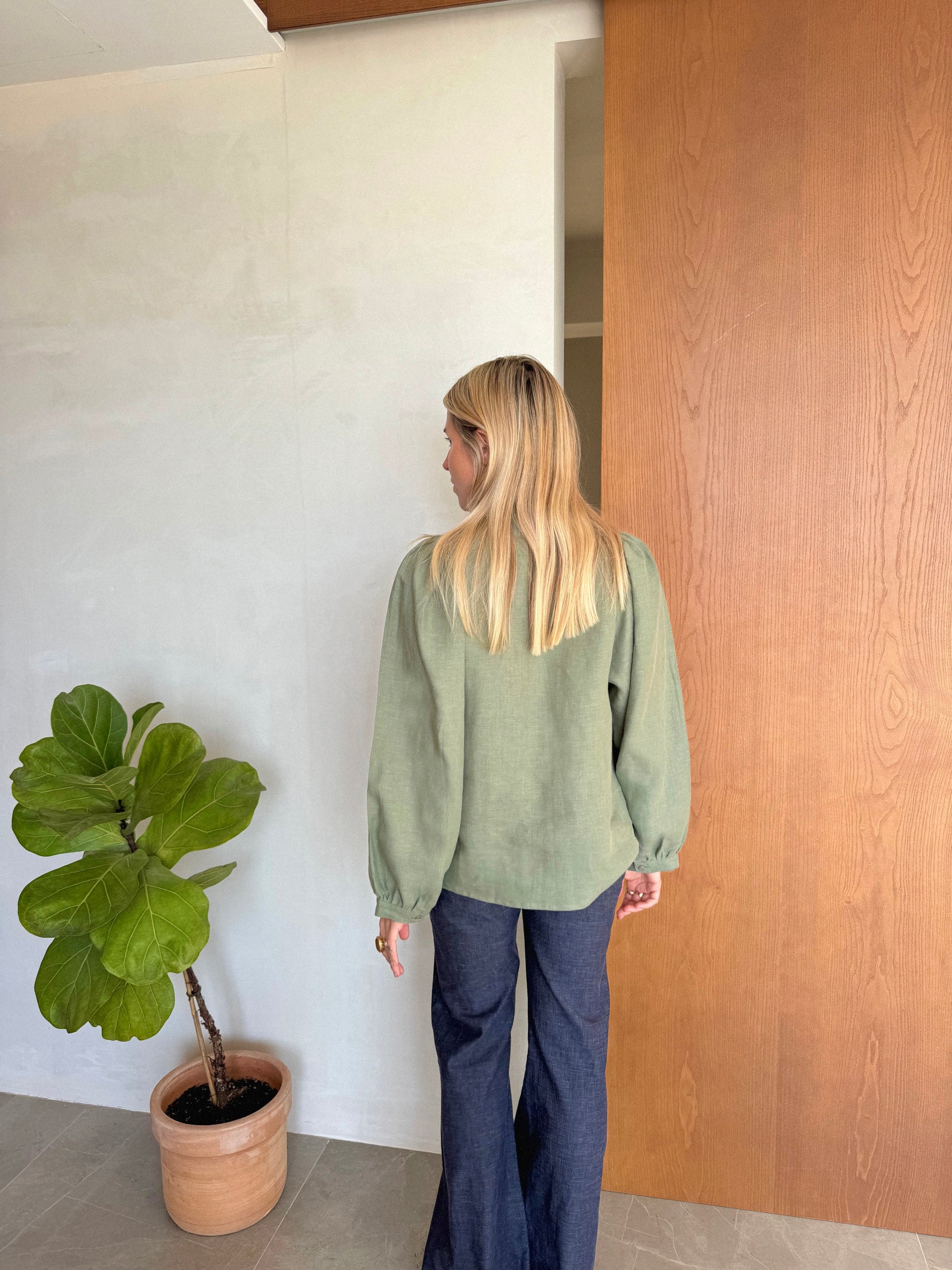 LOUISA Blouse linen khaki green - A Peace of Ibiza® Collection